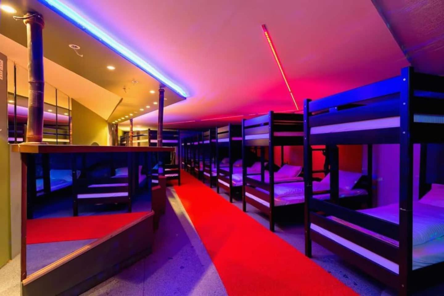 The Bachelor Bar - Bunker | Private Club Budapeste Exterior foto